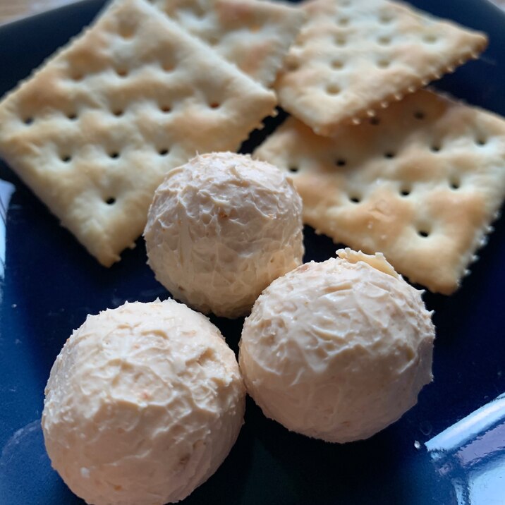 トムヤムクン味のクリームチーズボール